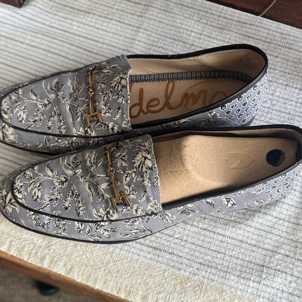 Sam Edelman Blue Floral Women's Loafers in hood shape. Soles are a bit worn.